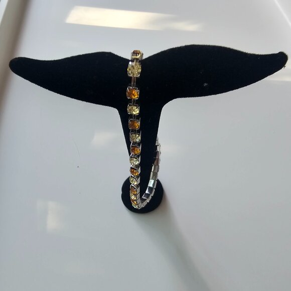 Giveaway - Picture 1 of 1